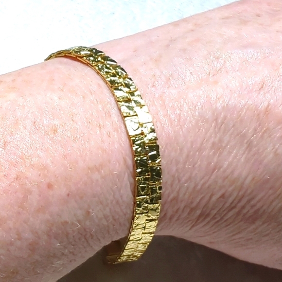 Vintage Women's Gold Plated Textured Bracelet - Picture 7 of 7